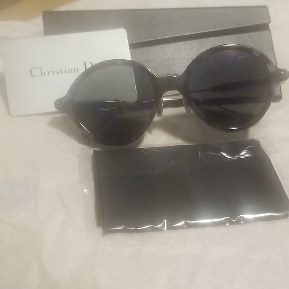 Christian Dior Round Umbru Sunglasses! Brand New! Super cute!🍬🍭